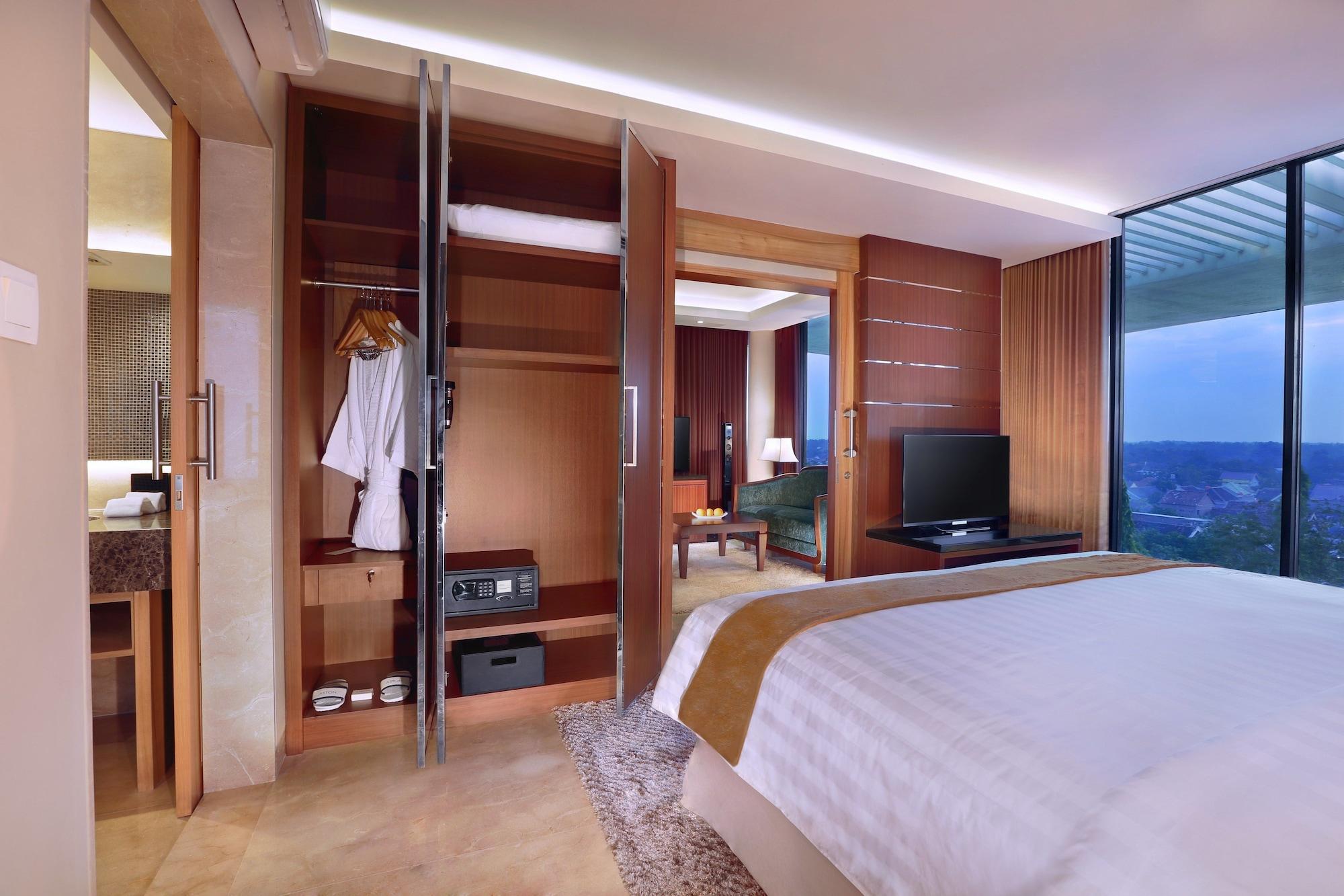 Aston Bojonegoro City Hotel Kültér fotó