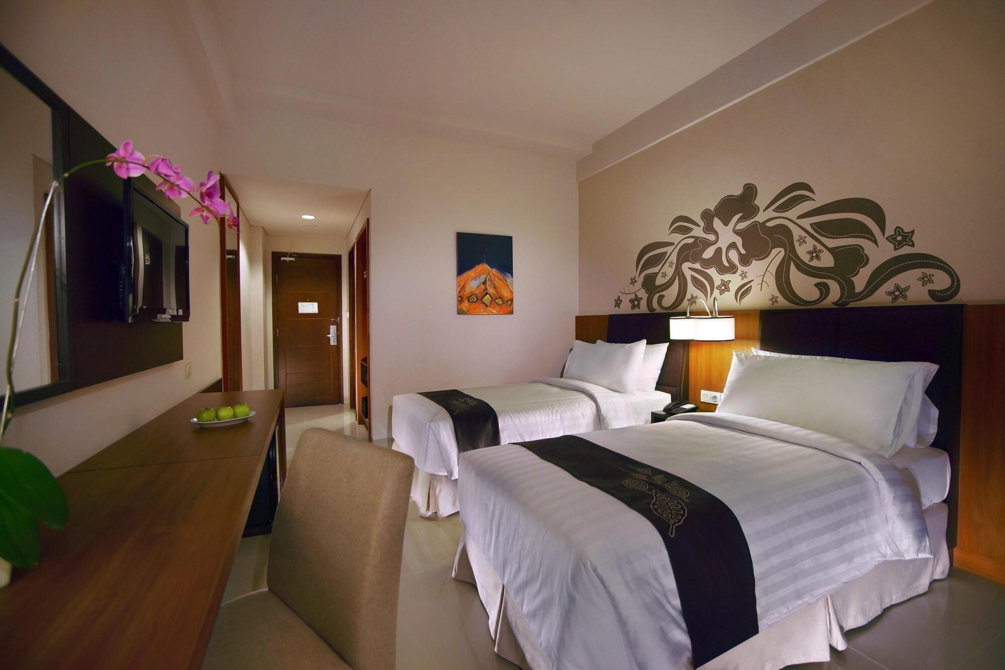 Aston Bojonegoro City Hotel Kültér fotó