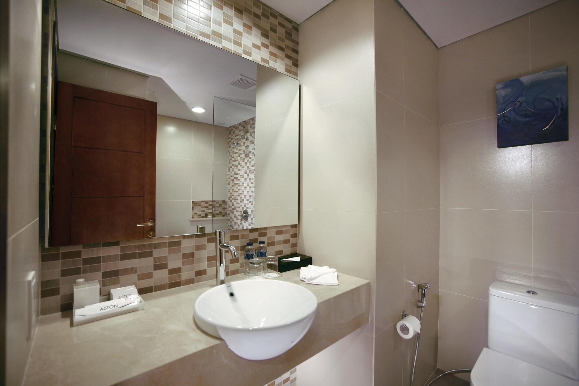 Aston Bojonegoro City Hotel Kültér fotó
