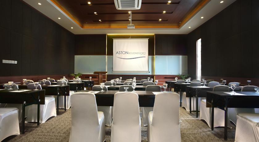 Aston Bojonegoro City Hotel Kültér fotó