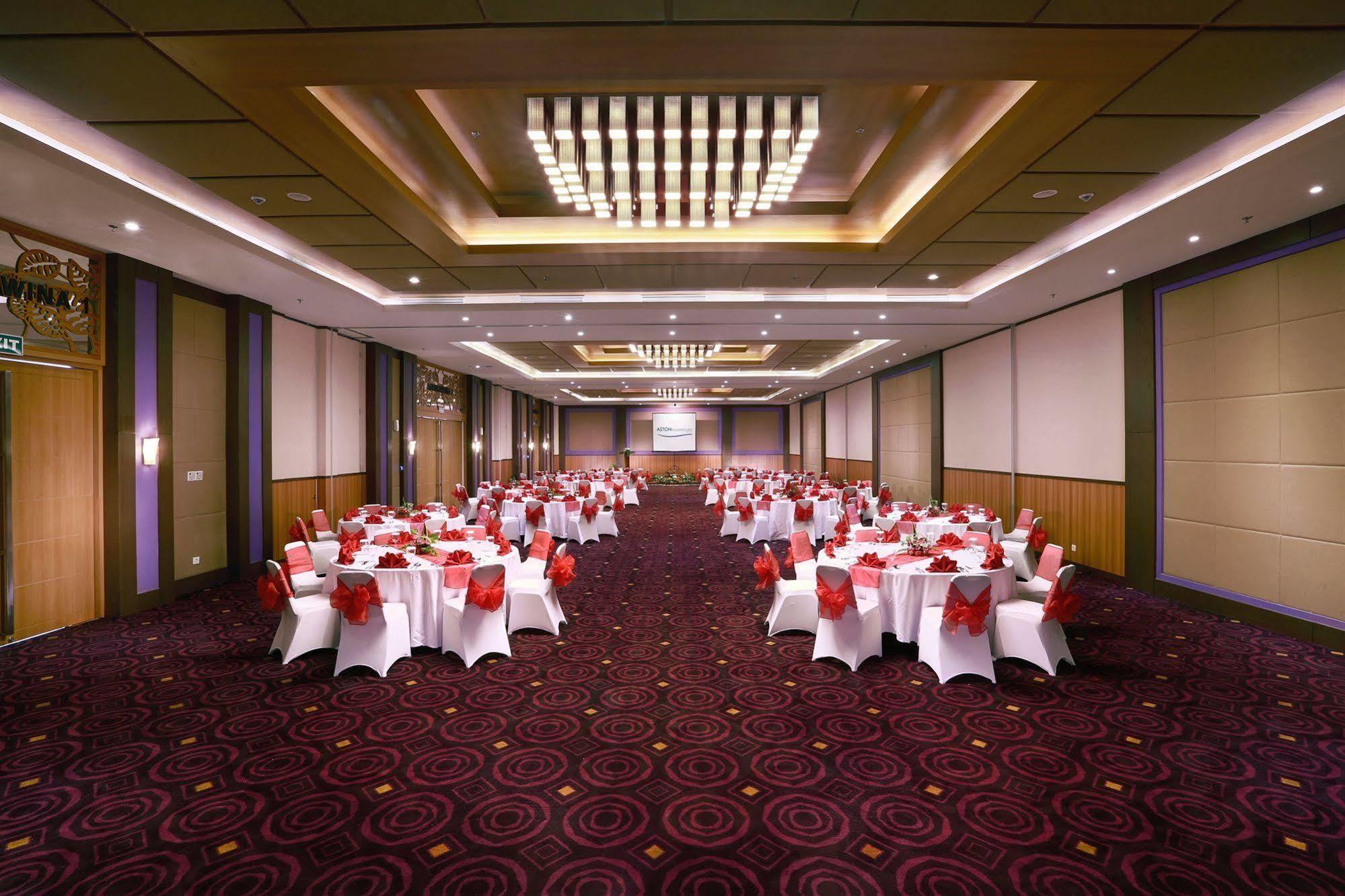 Aston Bojonegoro City Hotel Kültér fotó