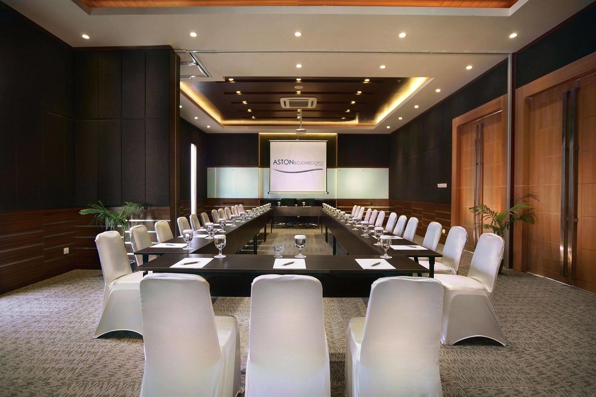 Aston Bojonegoro City Hotel Kültér fotó